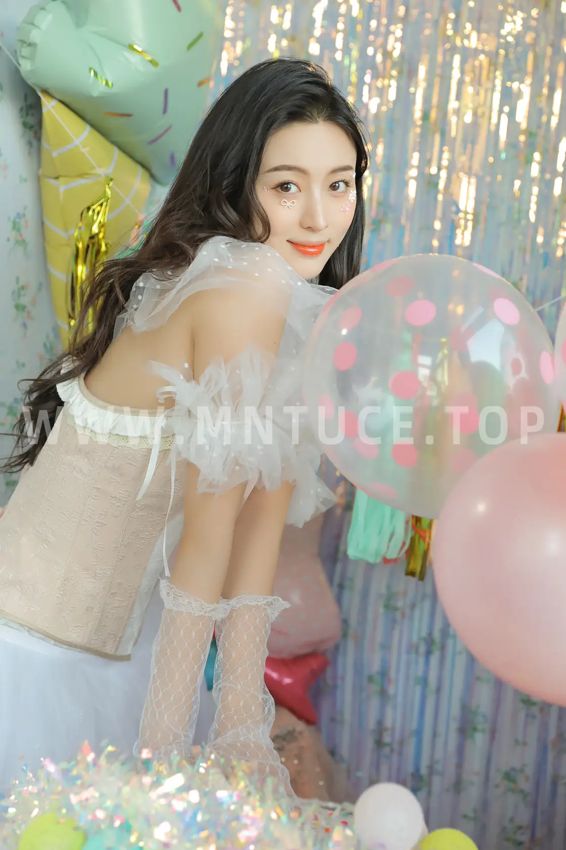 [YITUYU] 2022.08.11 Vol.1682 – Super Iold Zhou Qianqian#[23P]-18